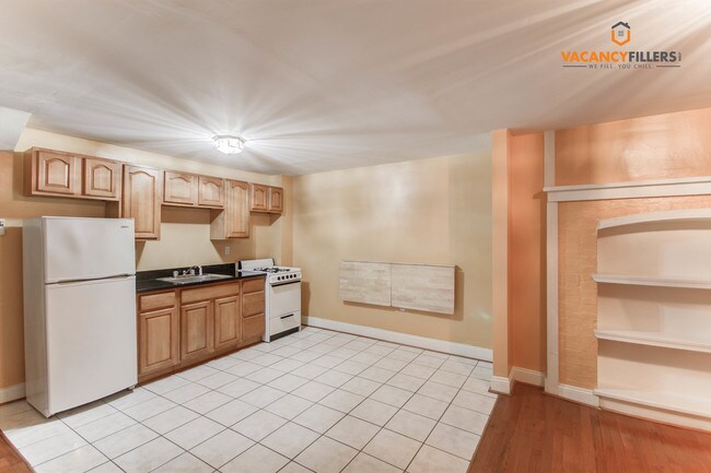 Building Photo - 807 St Paul St