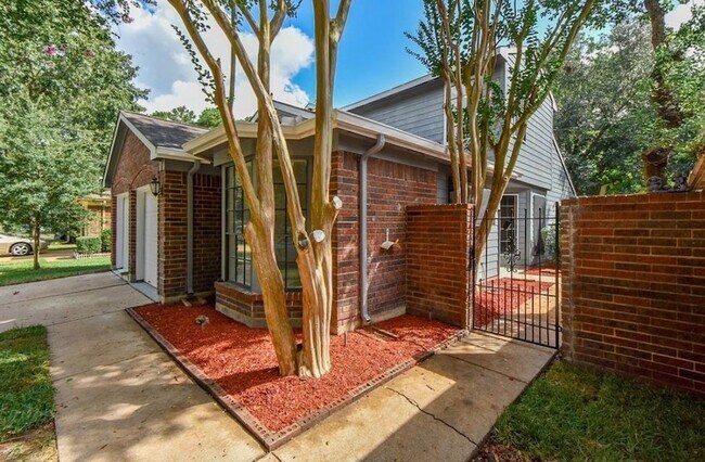 Foto del edificio - 7726 Springville Dr