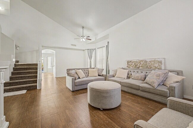 Foto del edificio - 12926 W Cheery Lynn Rd