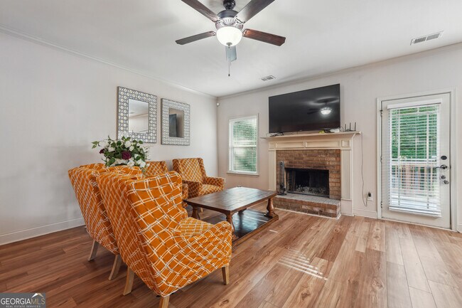 Building Photo - 3018 Beverly Ct