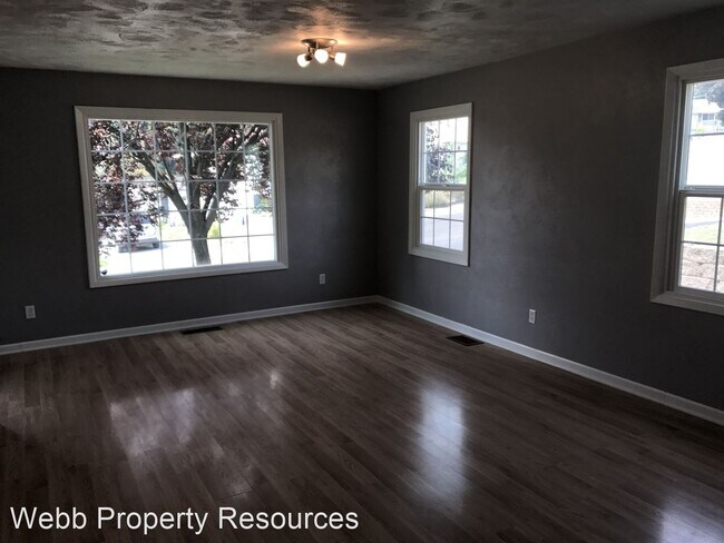 Building Photo - 3 br, 3 bath House - 712 NW 8th St.