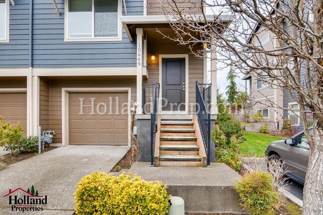 Foto del edificio - Stunning Multi-Level 3-Bedroom Townhome with Dual Primary Suites & Designer Finishes