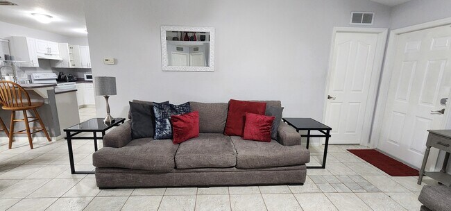 Foto del edificio - Pink 45th