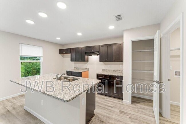 Foto del edificio - 2626 Sandra Ln