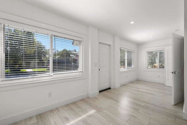 Foto del edificio - 605 N Lakeside Dr