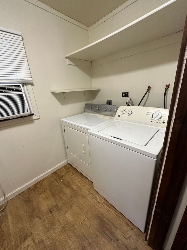 Foto del edificio - 1309 Hemlock St