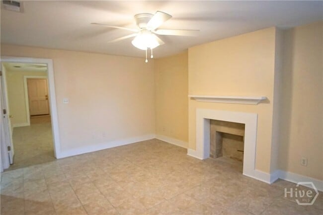 Building Photo - 209 E Duffy St