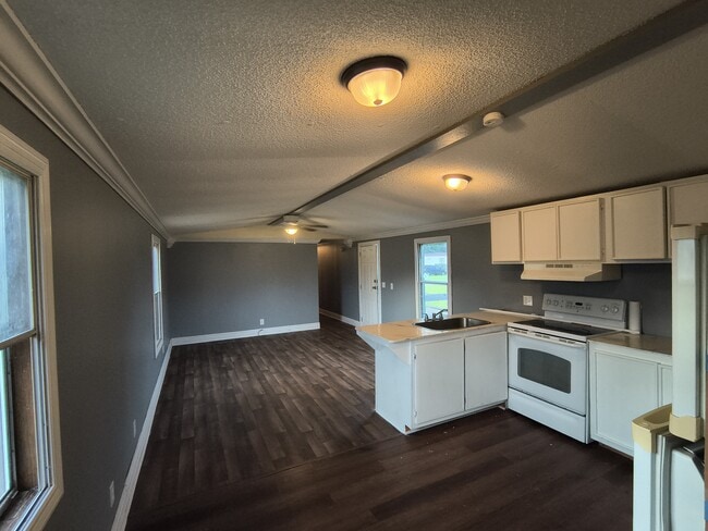Building Photo - 3055 Alice Dr