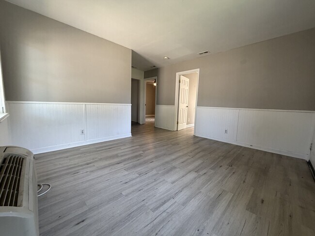 Foto del edificio - 932 Wainwright Ave