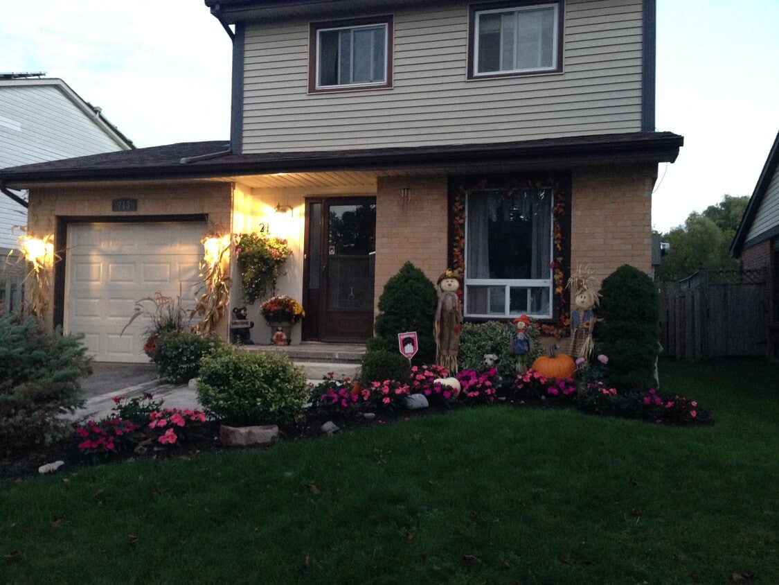 Primary Photo - 713 Greenbriar Dr