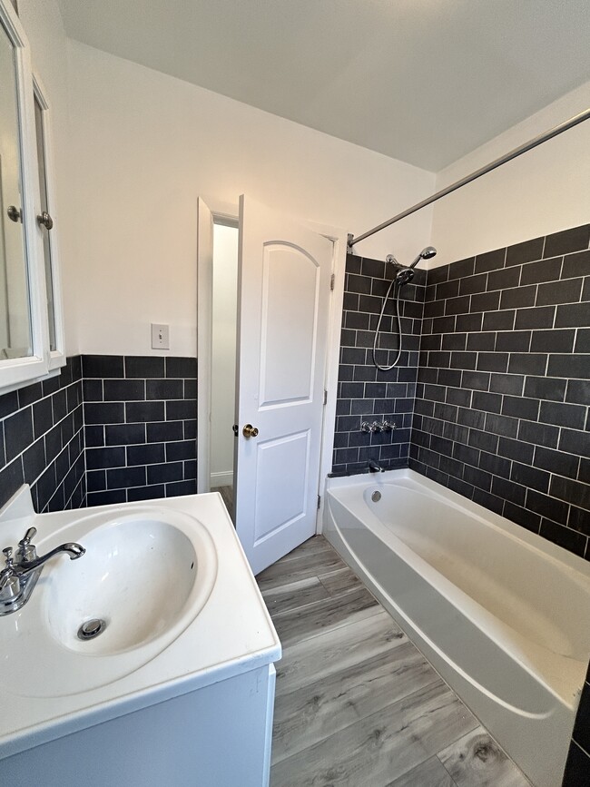 Foto del edificio - 2213 N 33rd St