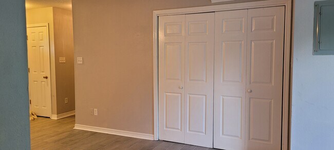 Foto del edificio - 1989 Todd Cove