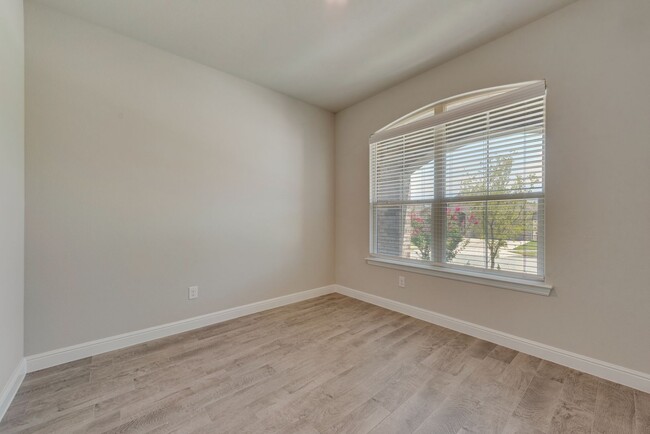 Foto del edificio - Beautiful move in ready in Haslet!