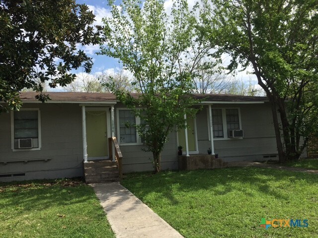 Foto principal - 1002 Haynes St