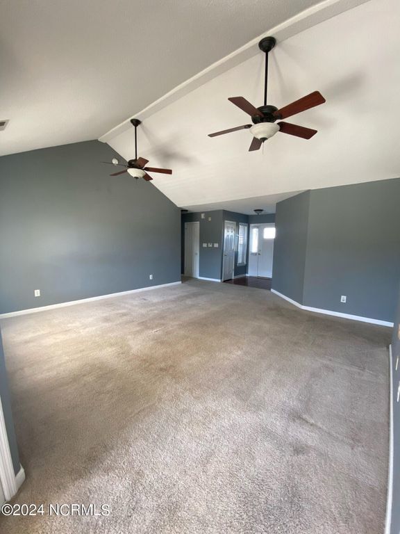 Building Photo - 1204 Huff Dr