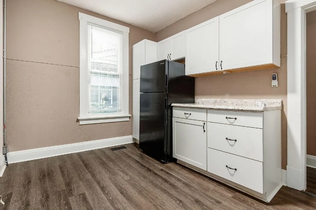 Building Photo - 440 S Ohio Ave