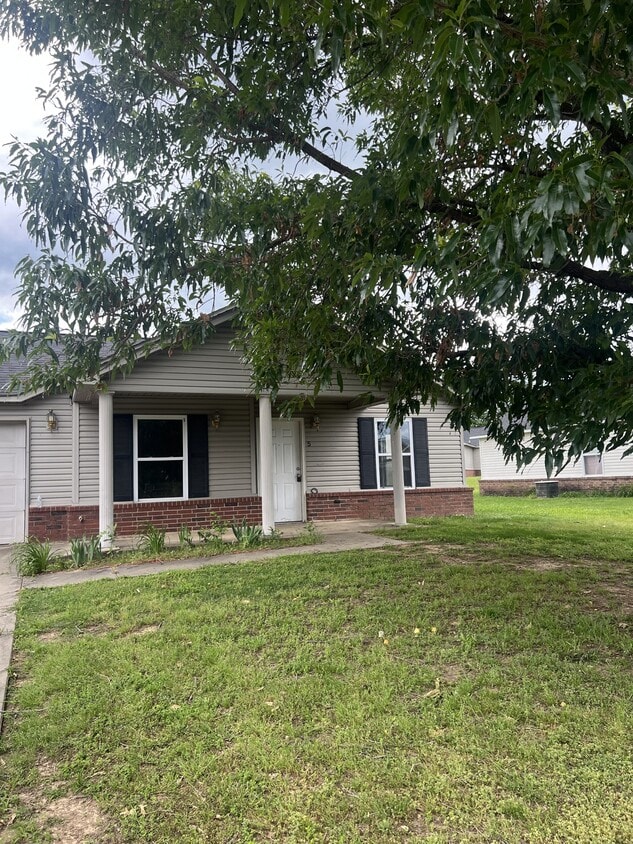 Foto principal - 5 Cypress Ave