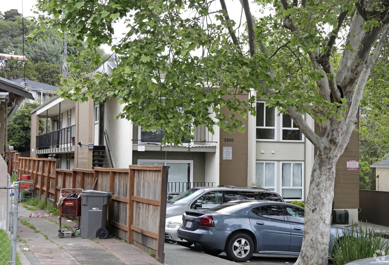 Building Photo - 7000 Lacey Ave