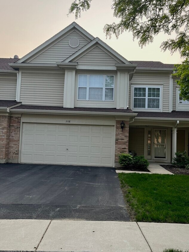 208 Hawk Ct, Schaumburg, IL 60193 Townhome Rentals in Schaumburg IL