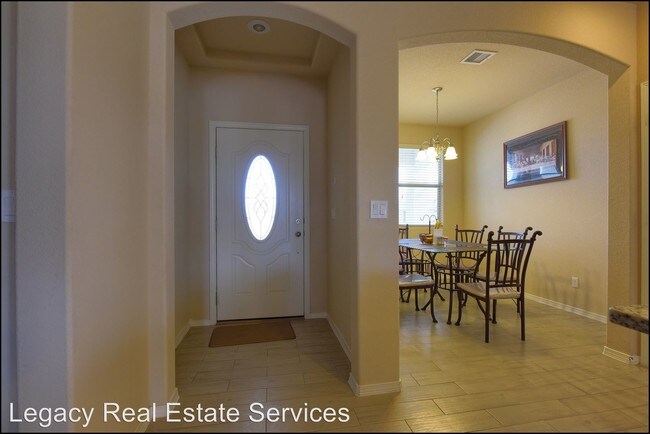 Building Photo - 3 br, 2 bath House - 1001 Airship Place