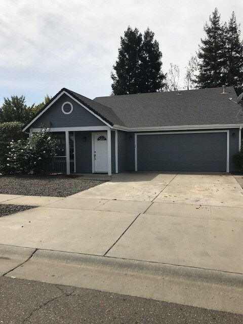 Foto del edificio - Adorable 3 bedroom/2bath Home available so...