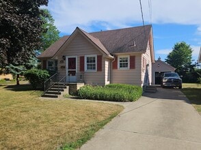 Building Photo - 318 Kingsley Ave