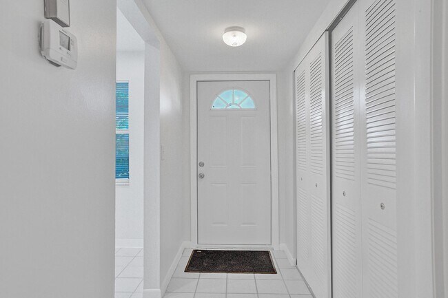 Building Photo - 7605 NW 5th Pl