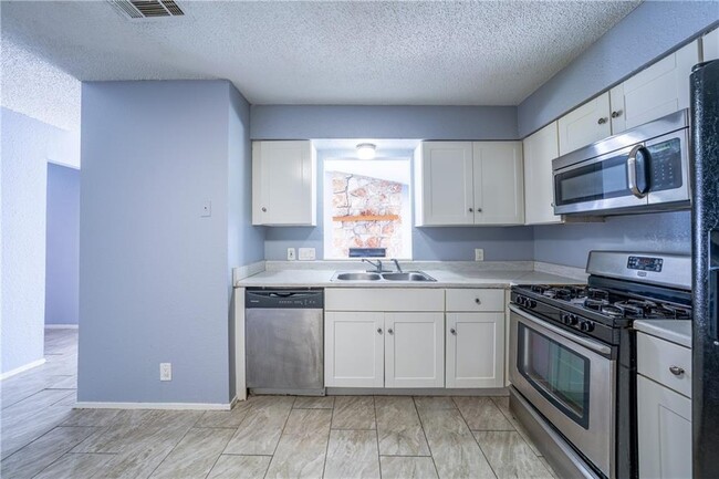 Foto del edificio - 1212 Bonnie Brae St