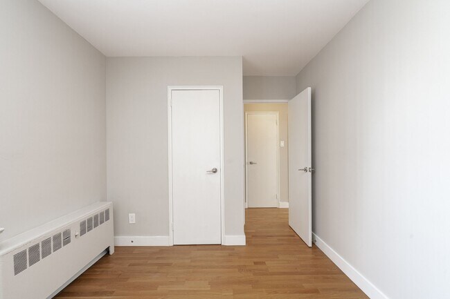 Photo du bâtiment - 95 Jameson Ave