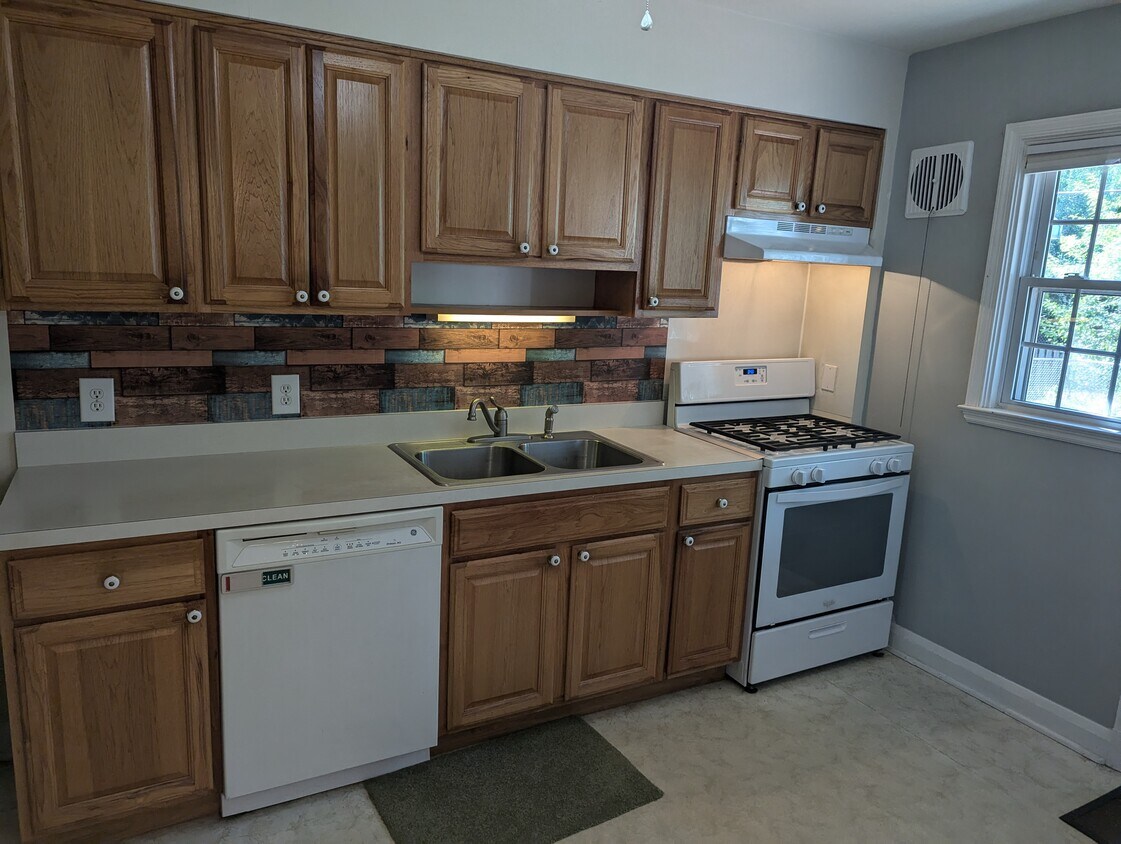 kitchen - 6120 Mount Ridge Rd