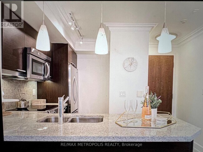 Photo du bâtiment - 650-650 Sheppard Ave E