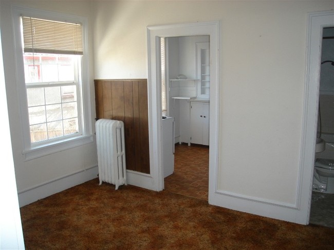 Living Room - 524 High St