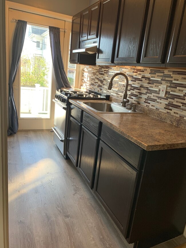 16 Garfield St Unit 1, Dartmouth, MA 02748 Apartments in Dartmouth