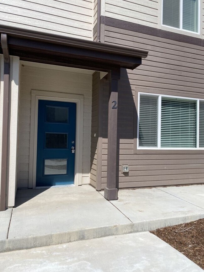 Foto del edificio - 3 Bed / 2.5 Bath Townhome with Attached Garage in NE Ft. Collins