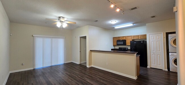 Foto del edificio - Willow Ridge - Ground Level Condo