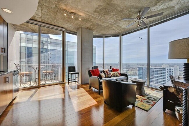 Building Photo - 360 Nueces St