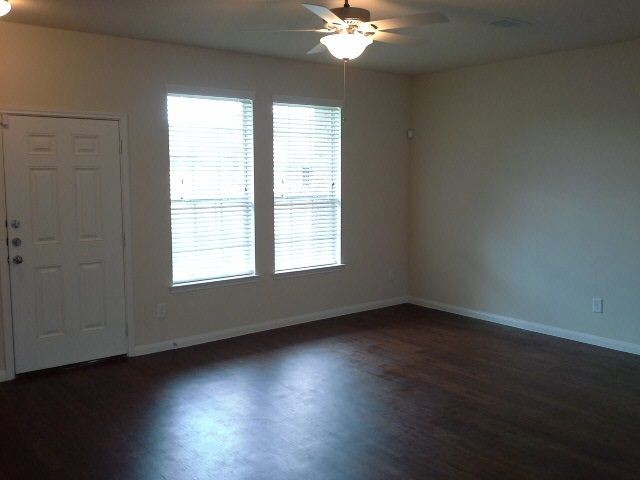 Foto del edificio - Bavaria - 9706 Cira Ct Houston TX 77044