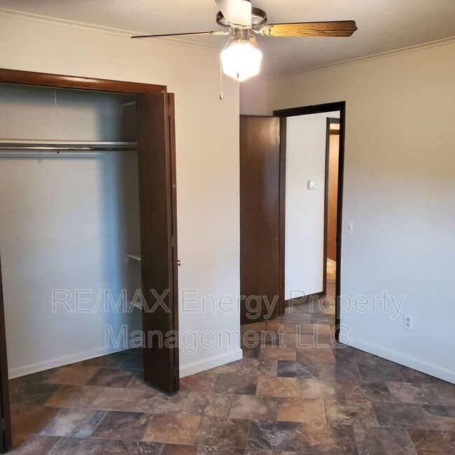 Building Photo - 2516 S Red Rock Rd