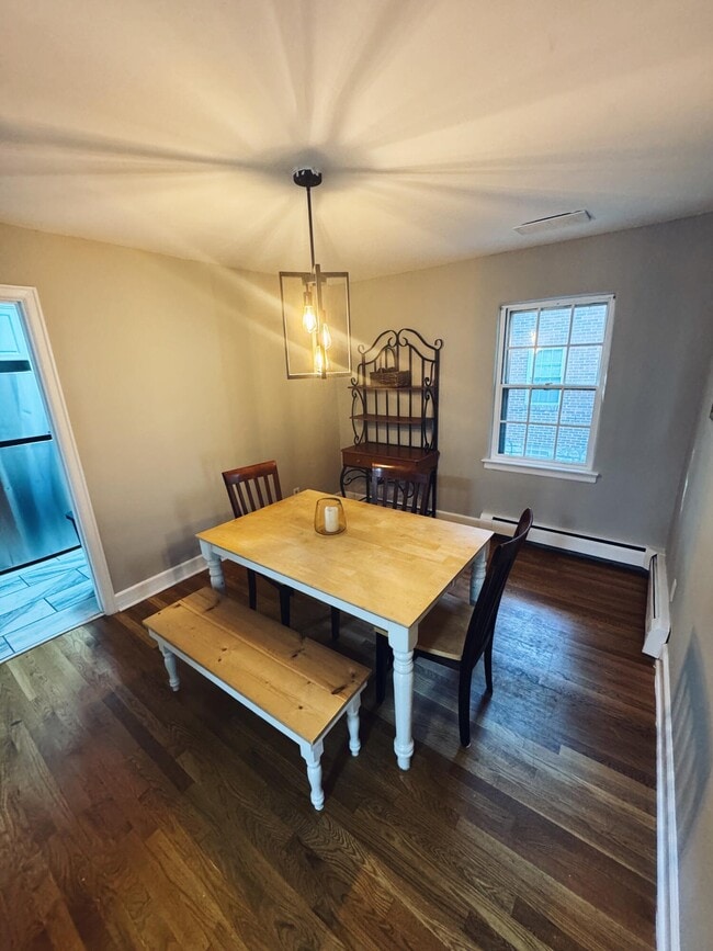 Building Photo - 474 Bob O Link Dr