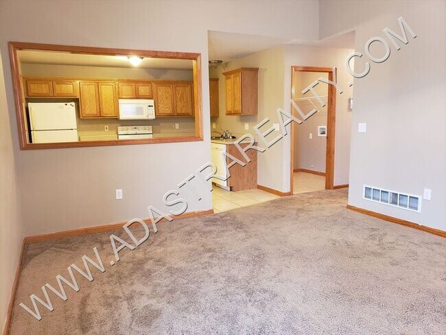 Foto del edificio - Beautiful Ranch Duplex in Edgerton-Coming SOON!!