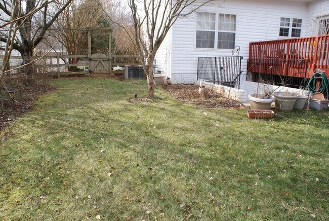 Building Photo - 14415 Saturn Way