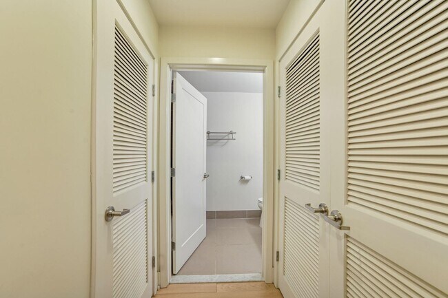 Foto del edificio - 201 Marin Blvd