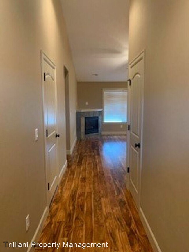 Building Photo - 3 br, 2 bath House - 5195 Lone Tree Court NE