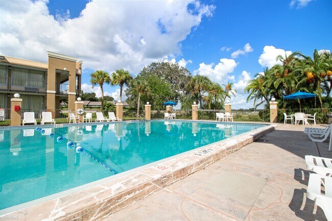 Foto del edificio - 4645 N Socrum Loop Rd