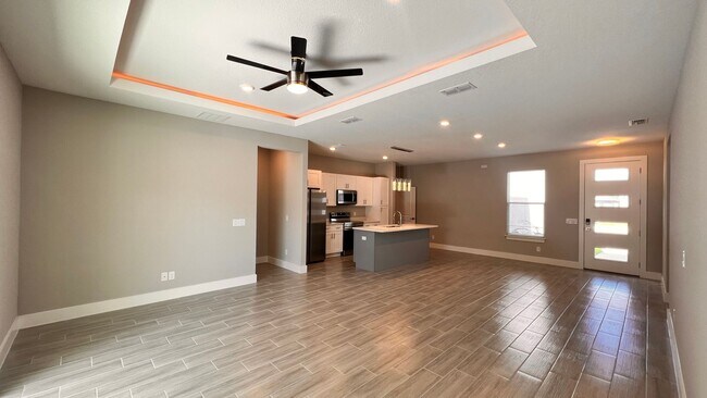 Foto del edificio - BEAUTIFUL 4 Bedroom, 2 Bathroom Home in Po...
