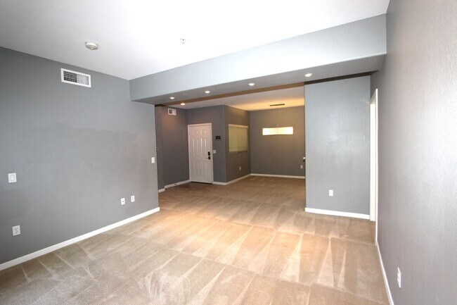 Foto del edificio - Light & Bright 2 bedroom 2 bathroom condo ...