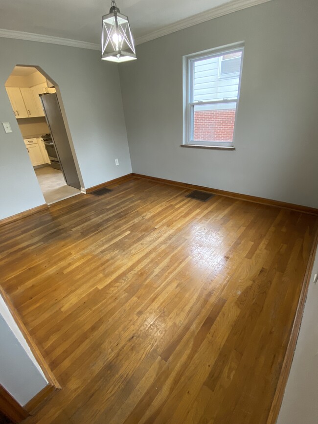 Dining room - 43 Arlington Pl