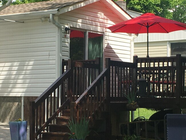 Entrance Private Cottage - 312 Jack St