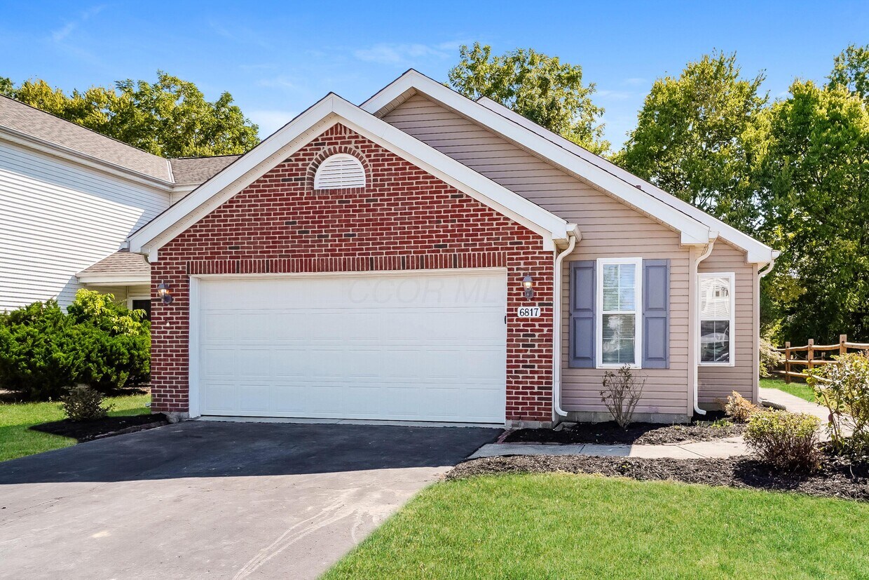 Foto principal - 6817 Riding Trail Dr