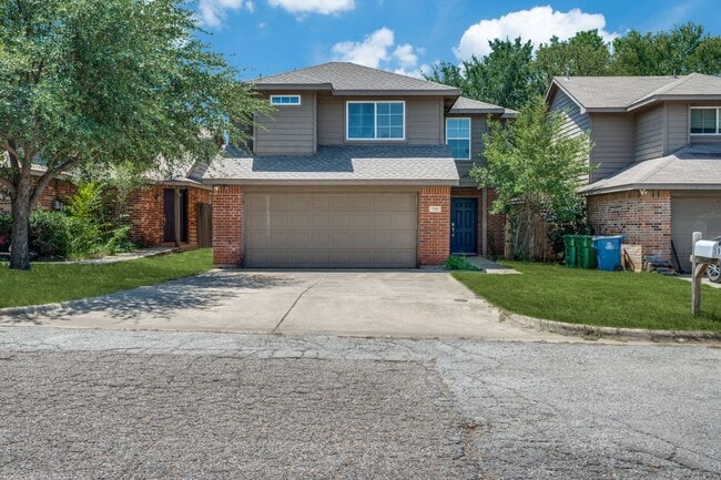 Building Photo - 598 Harbour Town Dr